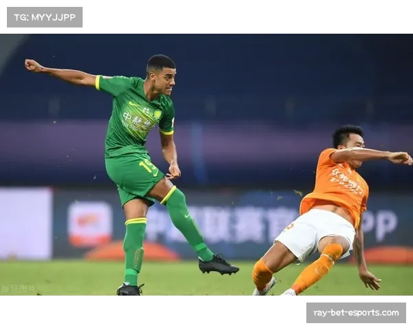 基诺内斯27投12中效率尚可 但三分命中率制约其威胁